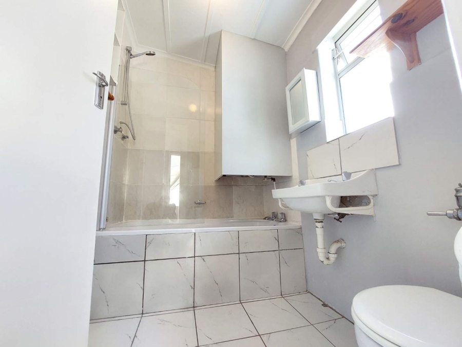 1 Bedroom Property for Sale in Camps Bay Western Cape